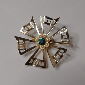 Gold Tone And Green Lightweight Metal Brooch With Faux Pearls